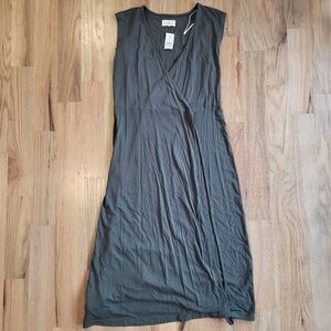 Lou & Grey Green Sleeveless Wrap Midi Dress